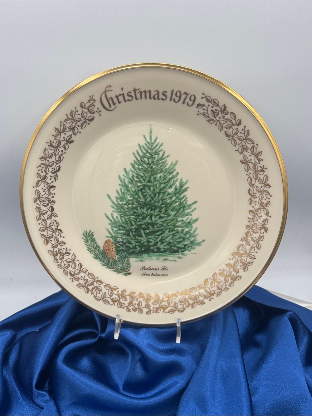 Lenox Christmas 1979 Decorative Plate in Green & Gold